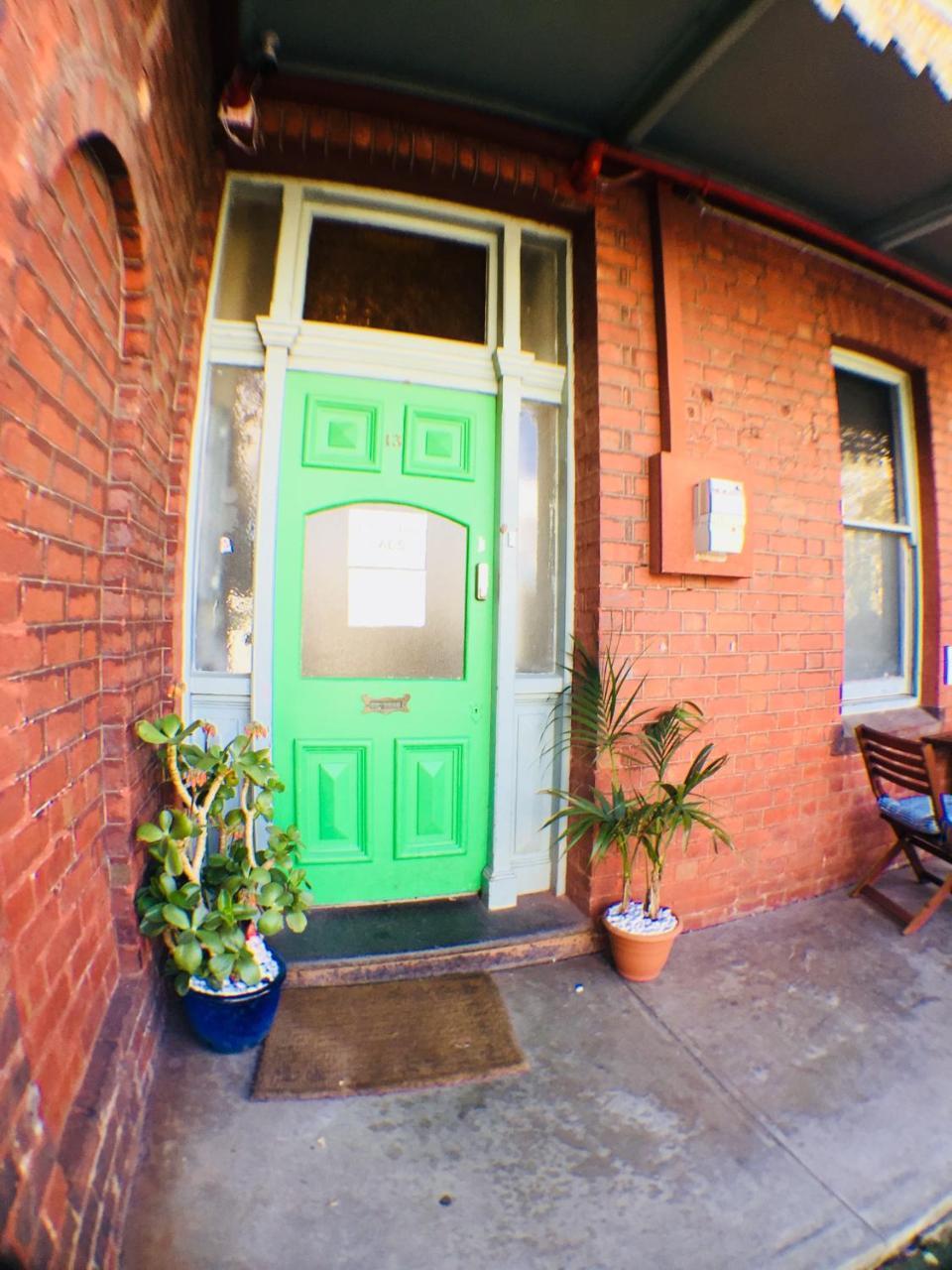Landing Pads Brunswick Hostel Melbourne Exterior photo